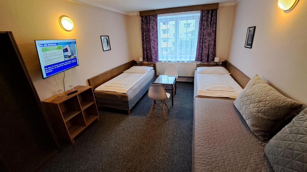 Pension Pavir Zidlochovice エクステリア 写真